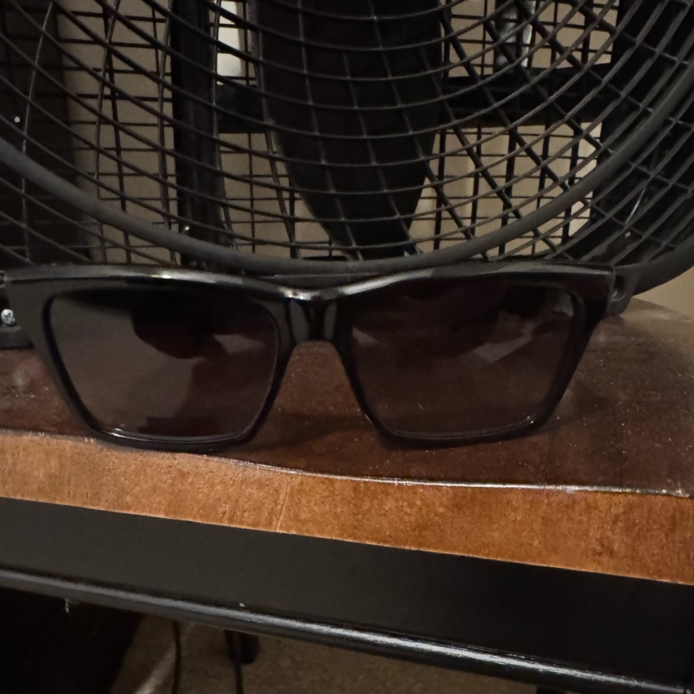 Women’s YSL sunnies